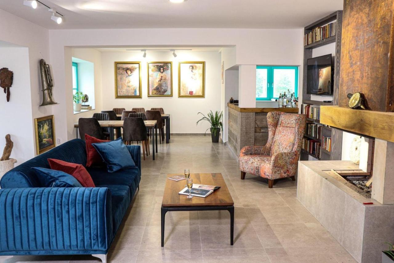 Legat Kuca Za Odmor Hotel Пале Екстериор снимка