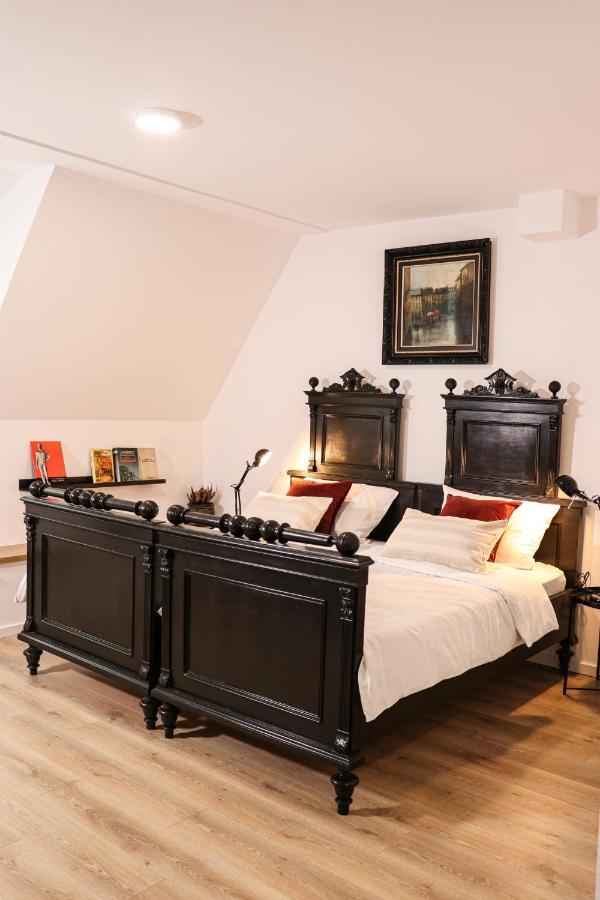 Legat Kuca Za Odmor Hotel Пале Екстериор снимка