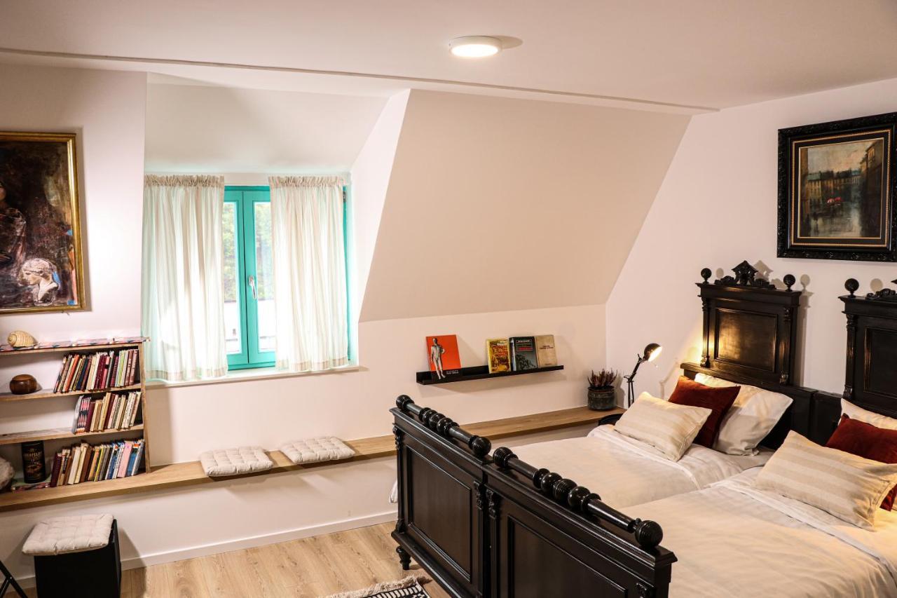 Legat Kuca Za Odmor Hotel Пале Екстериор снимка