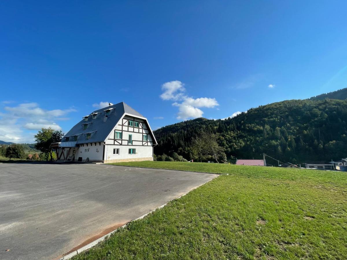 Legat Kuca Za Odmor Hotel Пале Екстериор снимка