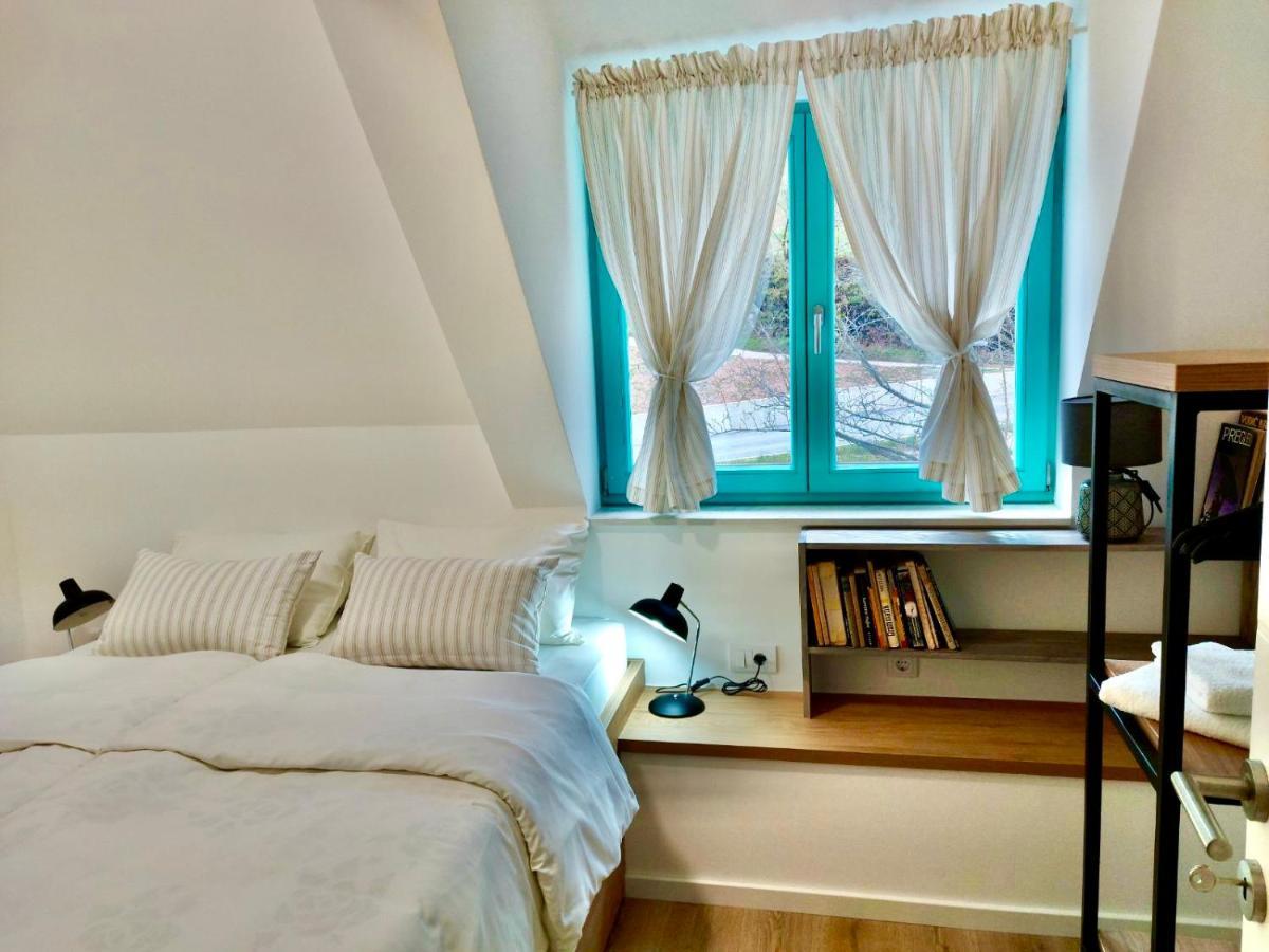 Legat Kuca Za Odmor Hotel Пале Екстериор снимка