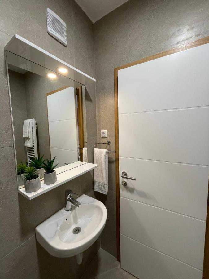 Legat Kuca Za Odmor Hotel Пале Екстериор снимка